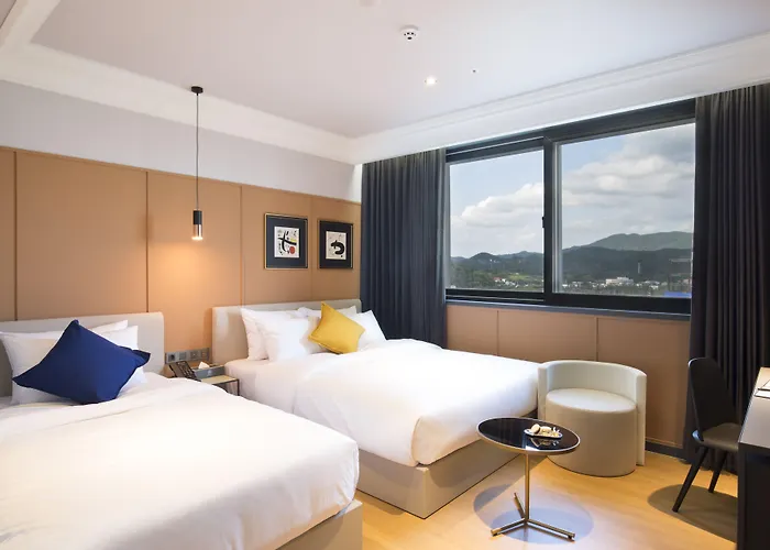 Brown Dot Hotel Jinju